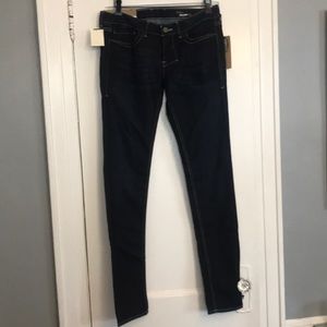 William Rast woman’s ultra skinny jeans in size 29